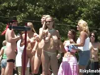 Sakura amateur pornofilms Aida gebruikt haar strakke gaatjes om een ​​grote lul te verslinden