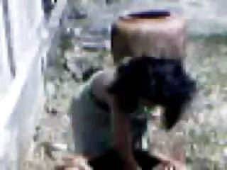 Stoute rijpe amateur mature film slet wordt nat