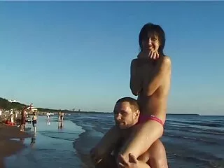 Geobsedeerd door amateur sex movie borsten